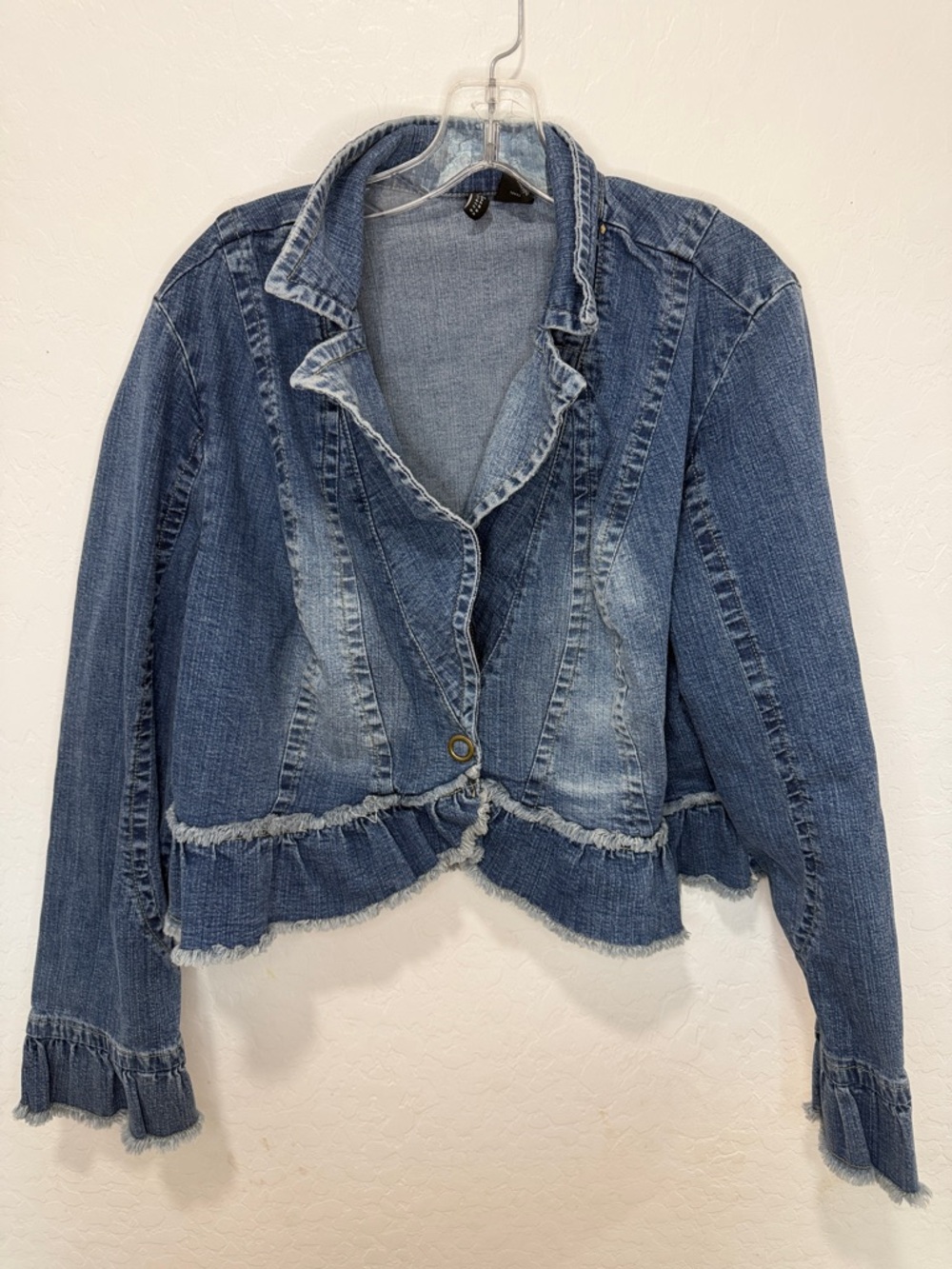Women’s plus so 2X denim Jean jacket y2k retro chic south western peplum frayed